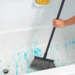 How to Clean a Plastic Bathtub