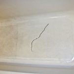 how to fix a crack in a plastic bathtub