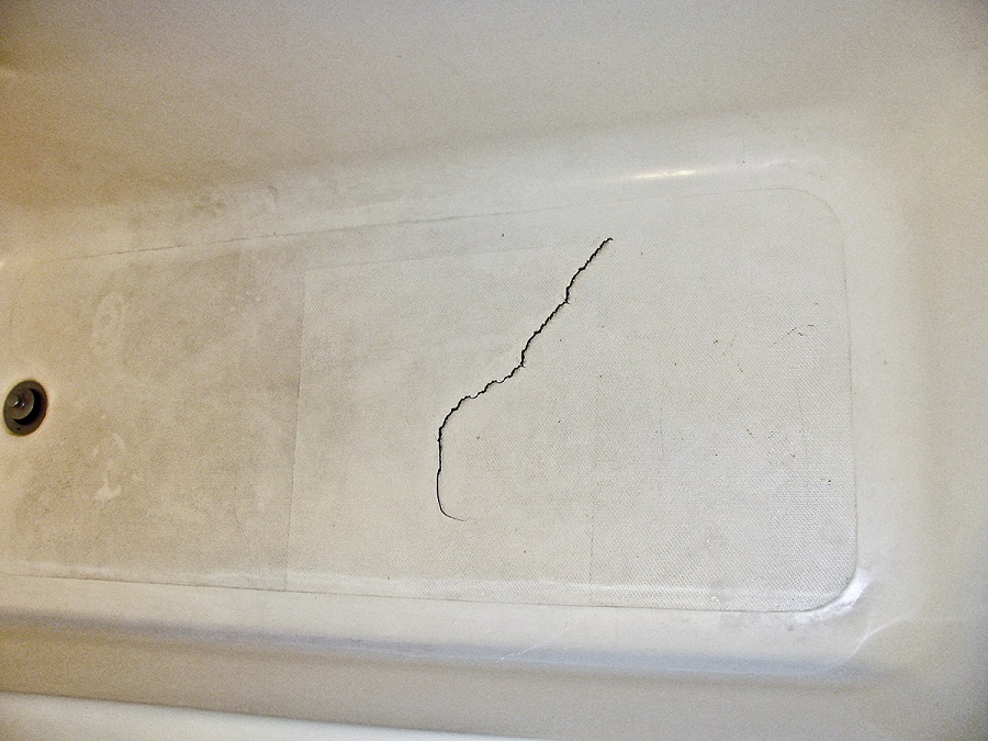 how to fix a crack in a plastic bathtub